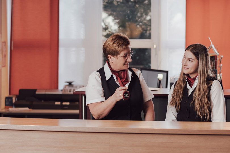 Berliberlinski Rezeption Reha-Zentrum Bad Griesbach 9799-1600.jpg