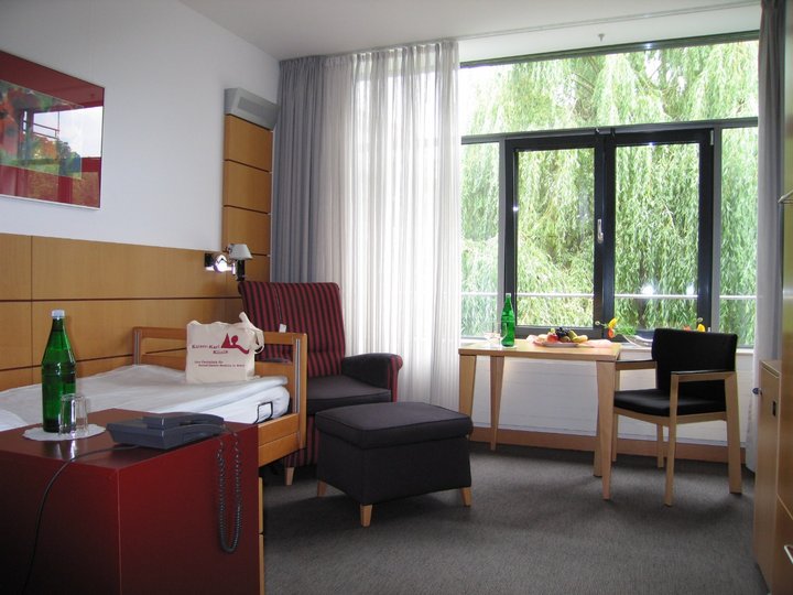 Patientenzimmer_07.JPG