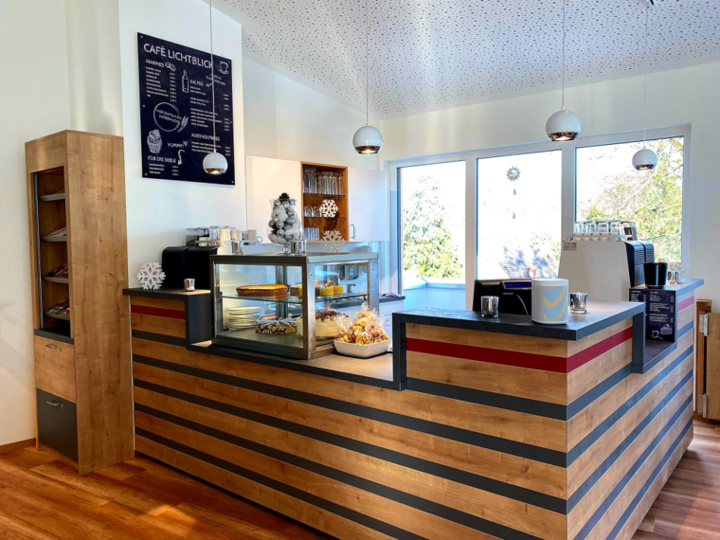 Bild 35x39,5 rechts.png