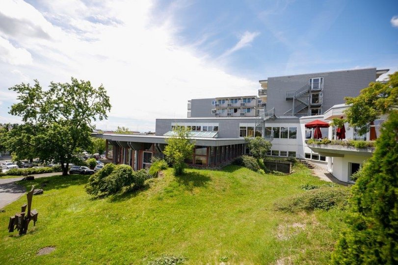 _08A3223_Klinik_Seitenansicht 1.jpg